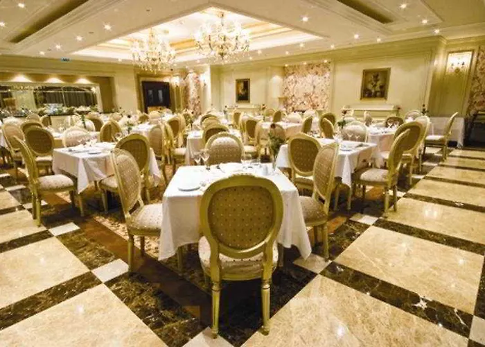 Elite World Taksim 5*