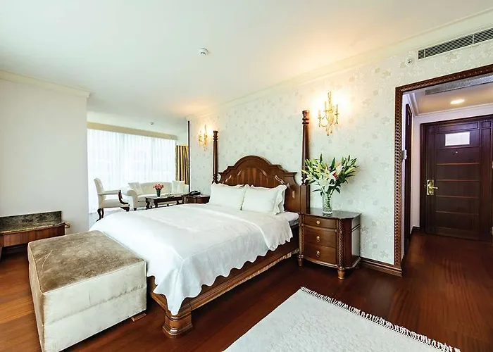 Elite World Taksim 5*